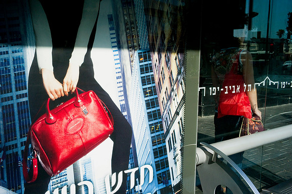 Advertising red / Rouge pub
